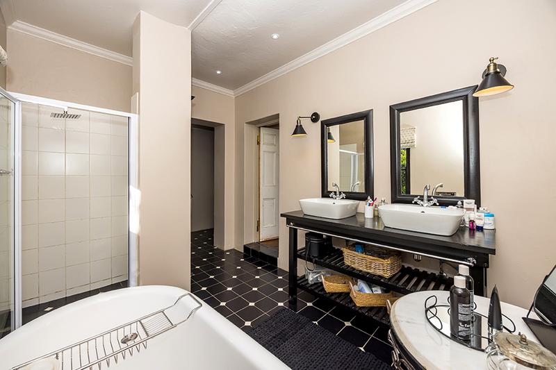 4 Bedroom Property for Sale in Claremont Western Cape